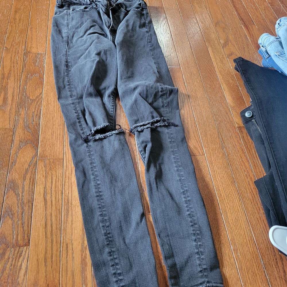 American Eagle Women's Black Distressed Jeans